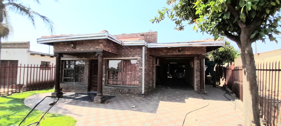 To Let 2 Bedroom Property for Rent in Lethlabile North West